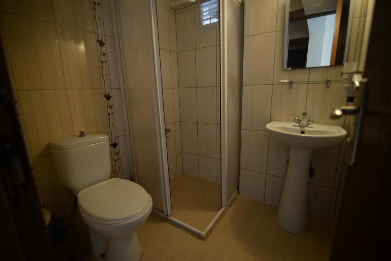 Og-Erim Hotel Кушадасъ Екстериор снимка